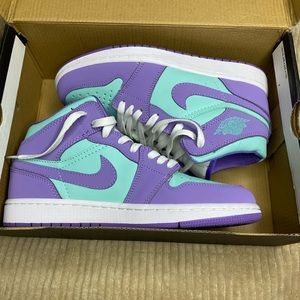 Air Jordan 1 Mid 'Purple Pulse